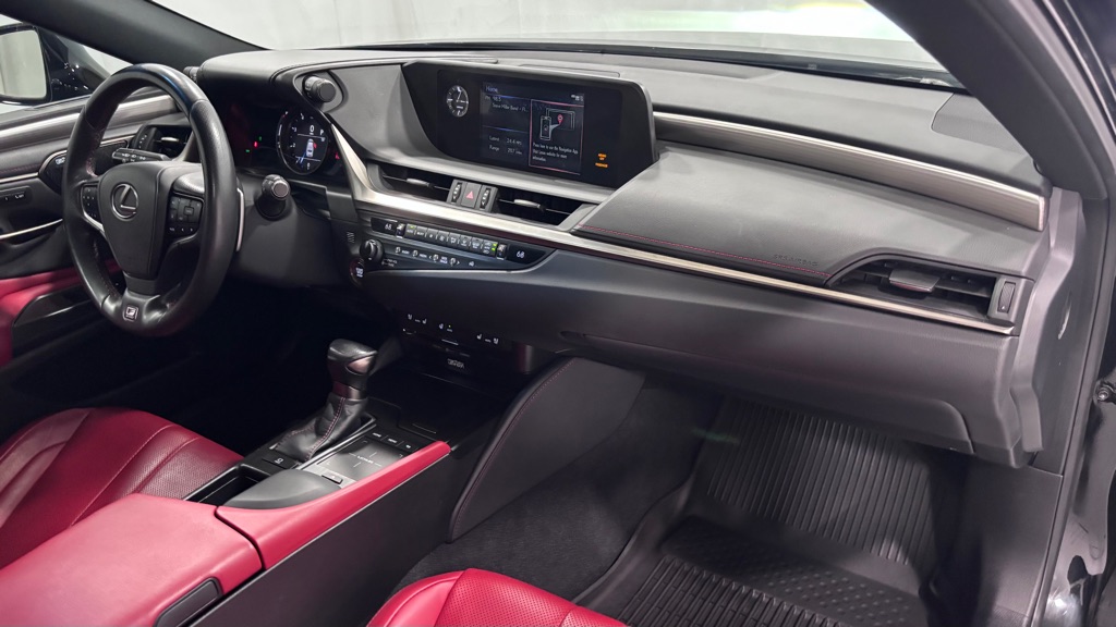 Photo 18 of this LEXUS ES 350 F SPORT