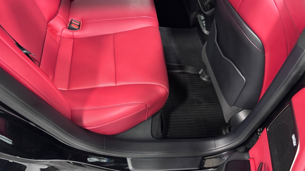 Photo 25 of this LEXUS ES 350 F SPORT