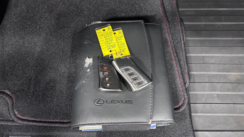 Photo 35 of this LEXUS ES 350 F SPORT