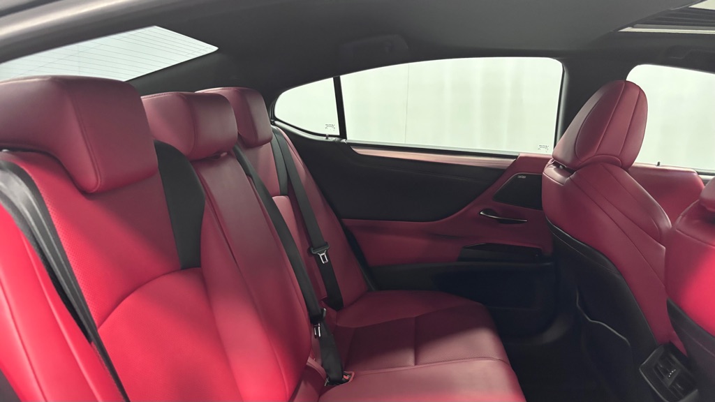 Photo 26 of this LEXUS ES 350 F SPORT