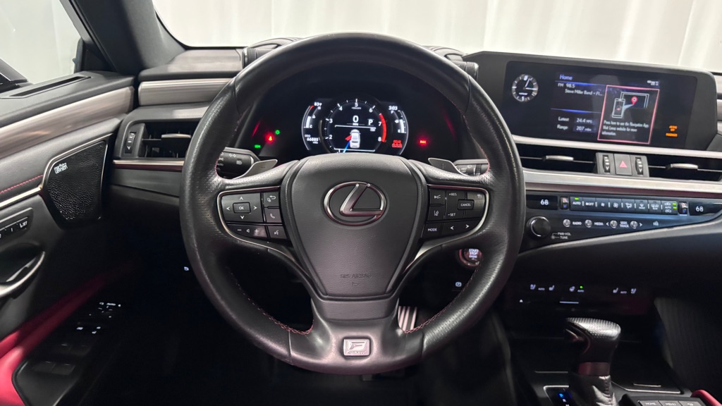 Photo 13 of this LEXUS ES 350 F SPORT