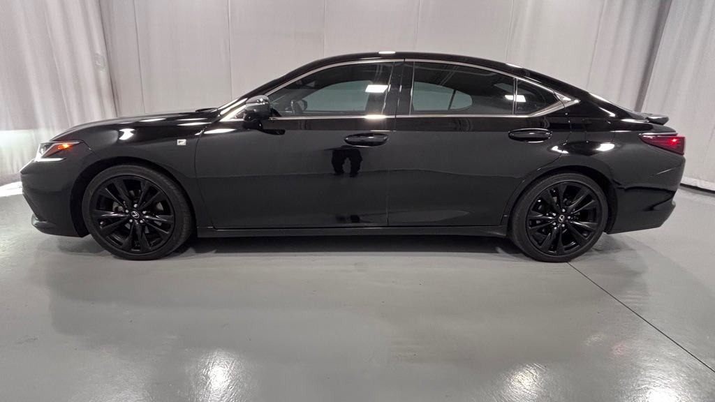 Photo 8 of this LEXUS ES 350 F SPORT