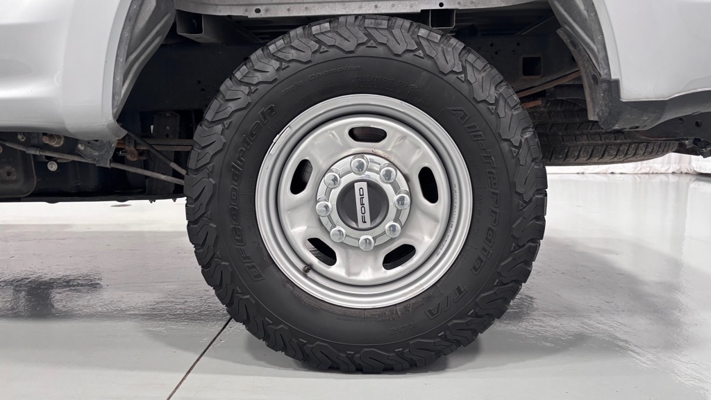 Photo 32 of this FORD F250 SUPER DUTY
