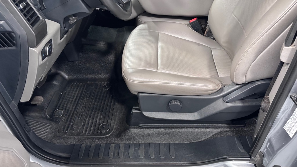 Photo 11 of this FORD F250 SUPER DUTY