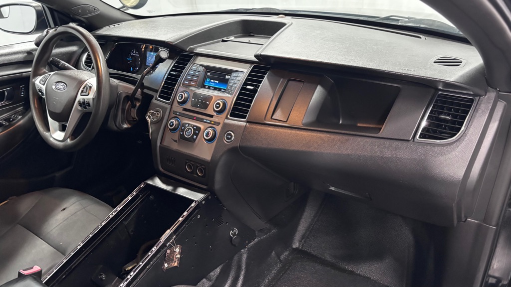 Photo 18 of this FORD TAURUS POLICE I