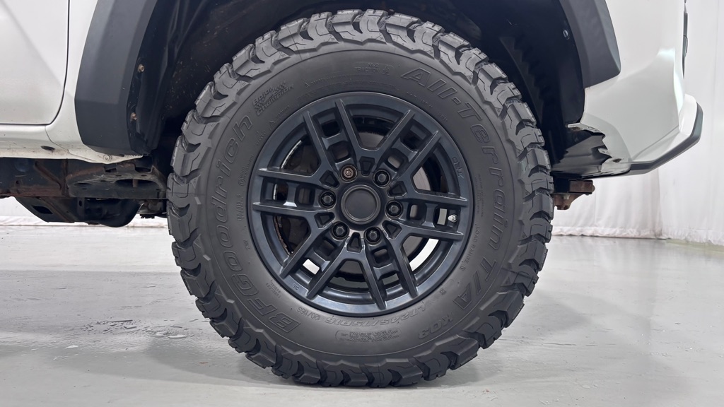 Photo 33 of this TOYOTA TACOMA TRD-PRO