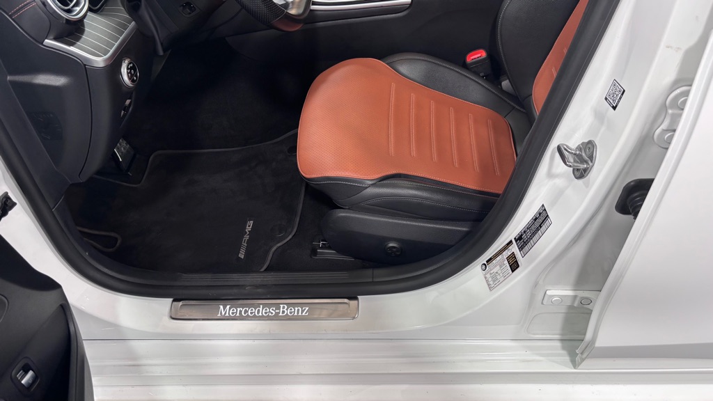 Photo 11 of this MERCEDES-BENZ C-CLASS C300 4M