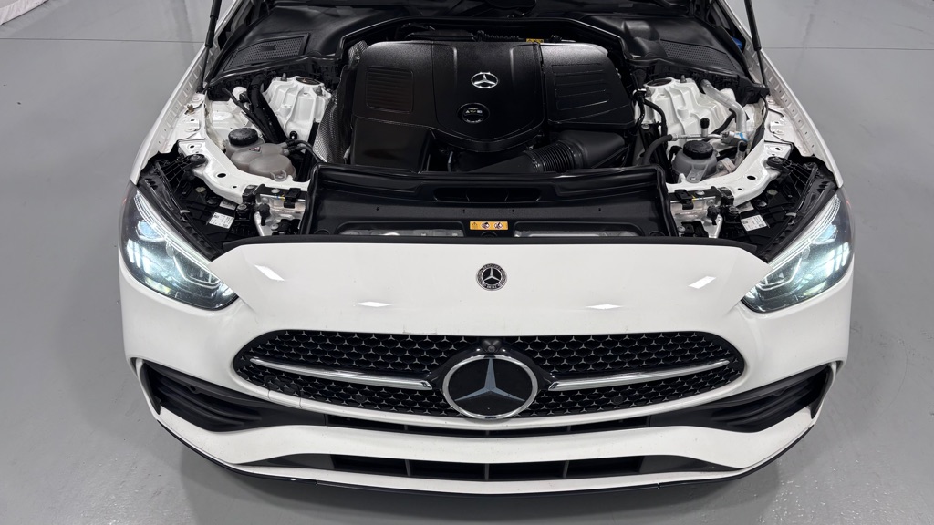 Photo 30 of this MERCEDES-BENZ C-CLASS C300 4M
