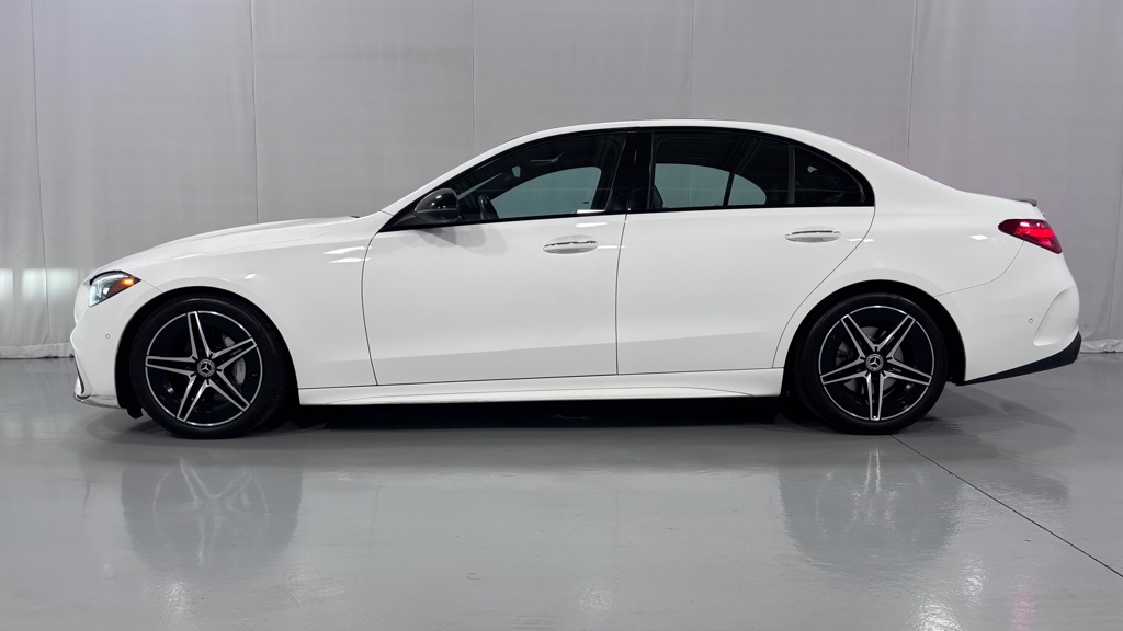 Photo 8 of this MERCEDES-BENZ C-CLASS C300 4M