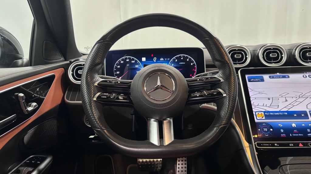 Photo 13 of this MERCEDES-BENZ C-CLASS C300 4M