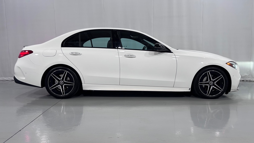Photo 4 of this MERCEDES-BENZ C-CLASS C300 4M