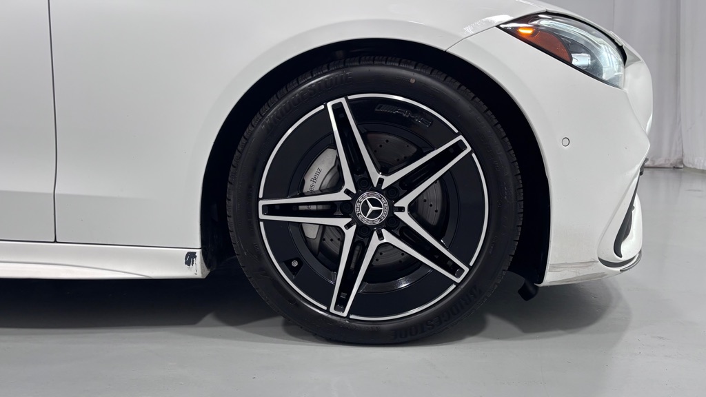 Photo 33 of this MERCEDES-BENZ C-CLASS C300 4M