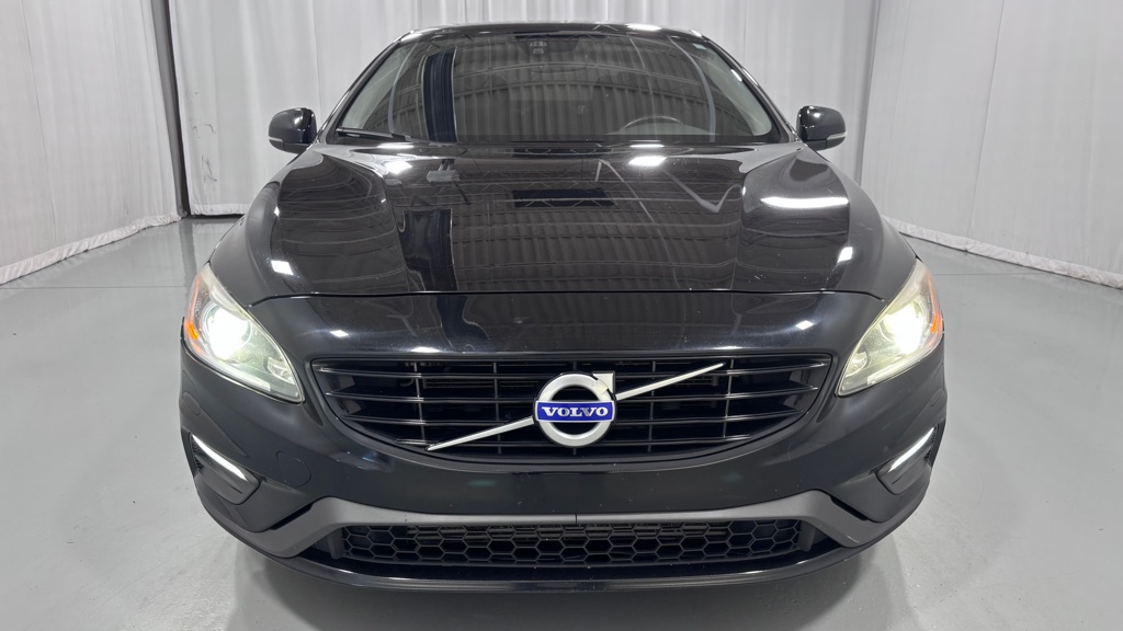 Photo 2 of this VOLVO S60 DYNAMIC