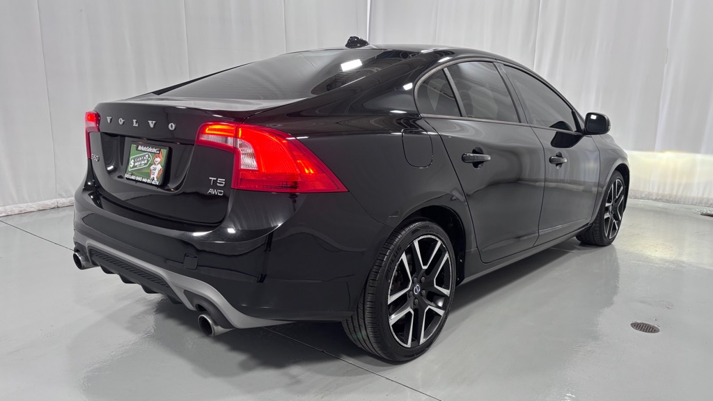 Photo 5 of this VOLVO S60 DYNAMIC
