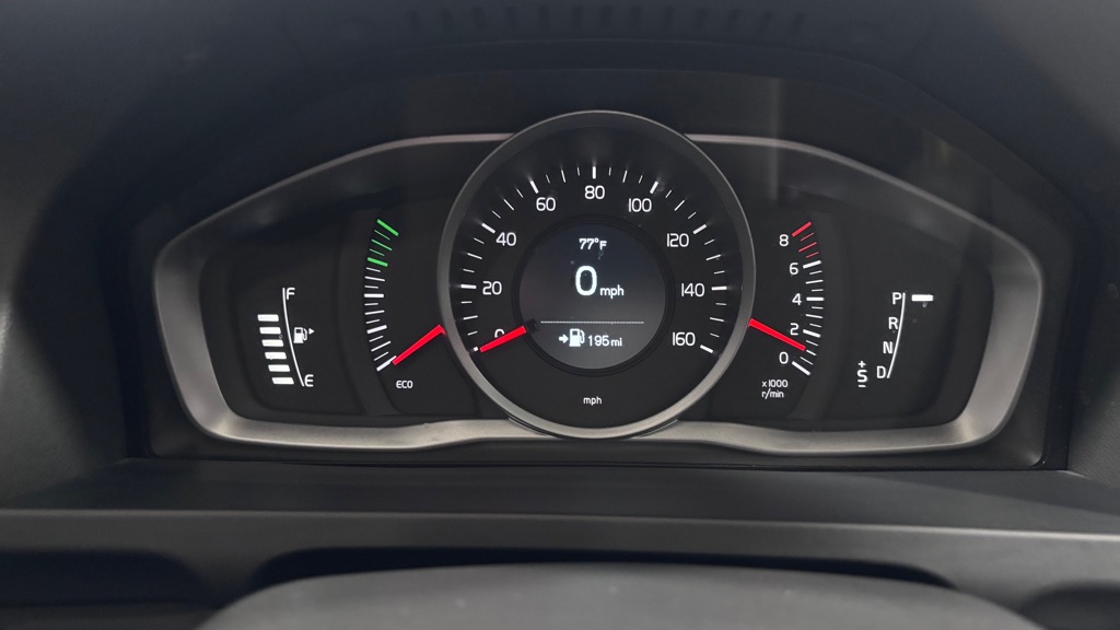 Photo 13 of this VOLVO S60 DYNAMIC