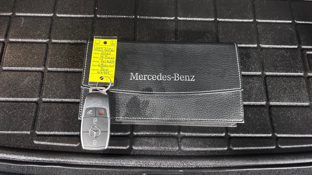 Photo 35 of this MERCEDES-BENZ GLA 250 4MATIC