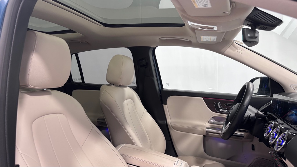 Photo 20 of this MERCEDES-BENZ GLA 250 4MATIC