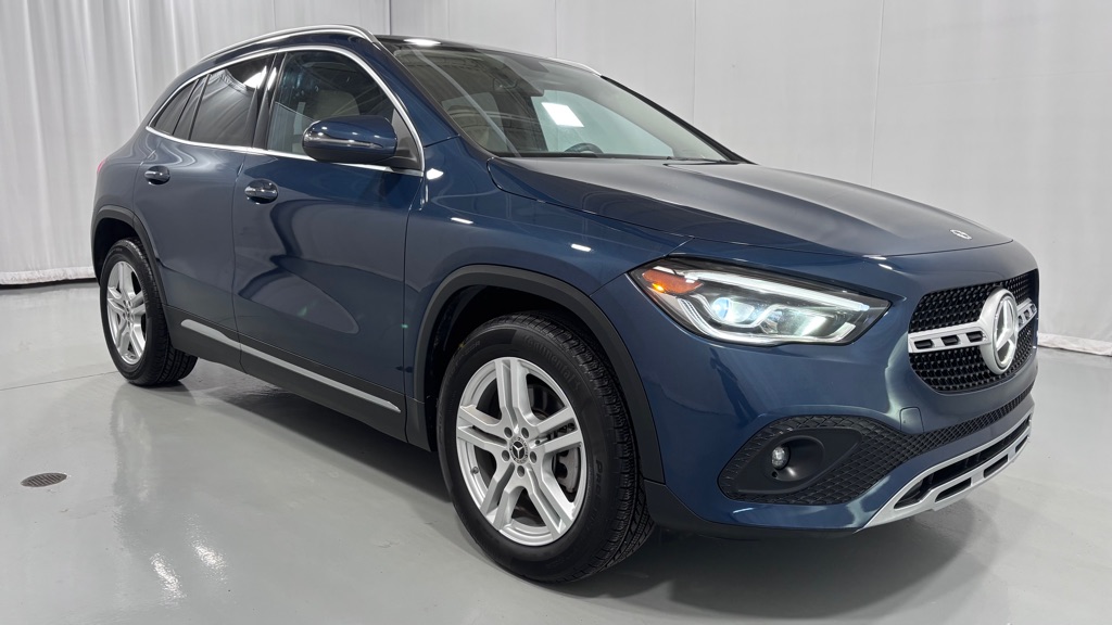 Photo 3 of this MERCEDES-BENZ GLA 250 4MATIC