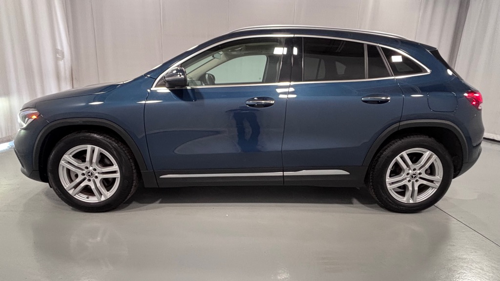 Photo 8 of this MERCEDES-BENZ GLA 250 4MATIC