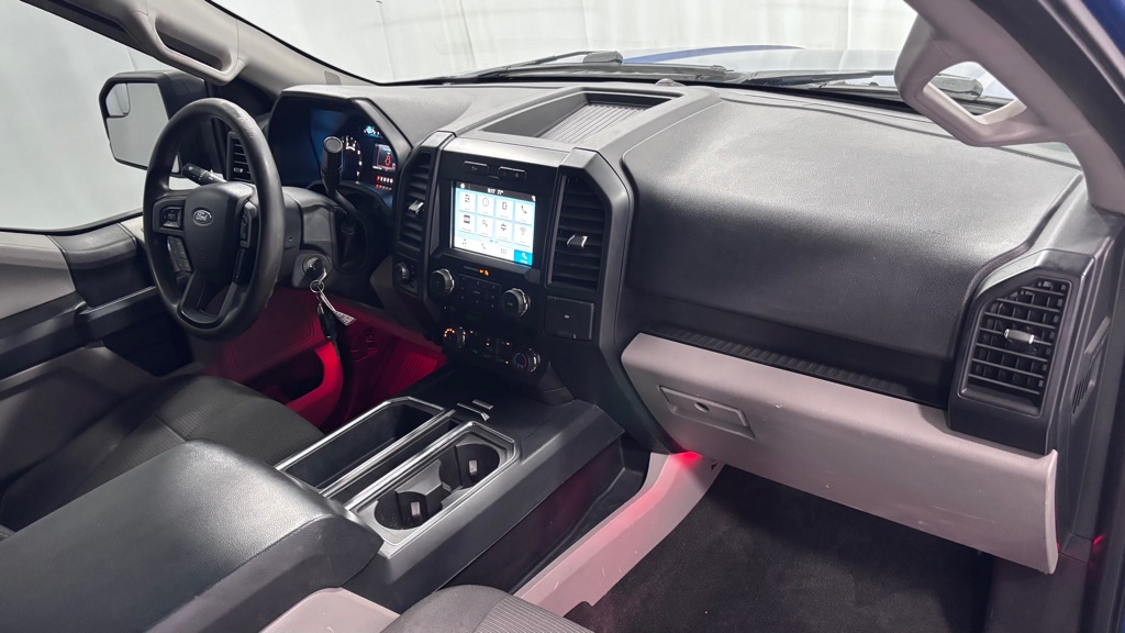 Photo 18 of this FORD F150 XL SUPERCW