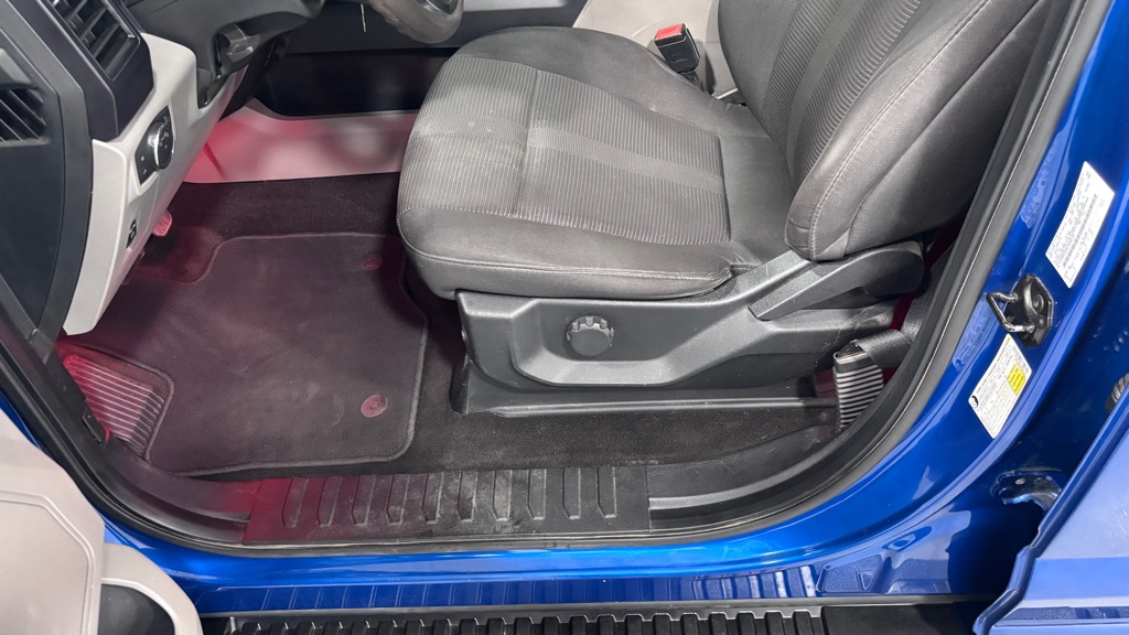 Photo 11 of this FORD F150 XL SUPERCW