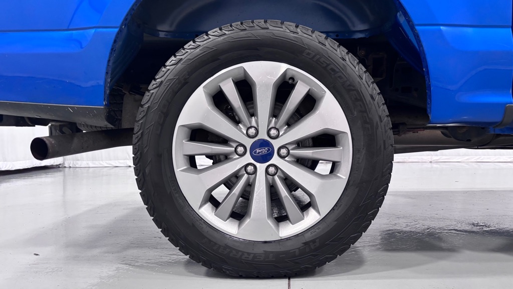 Photo 34 of this FORD F150 XL SUPERCW