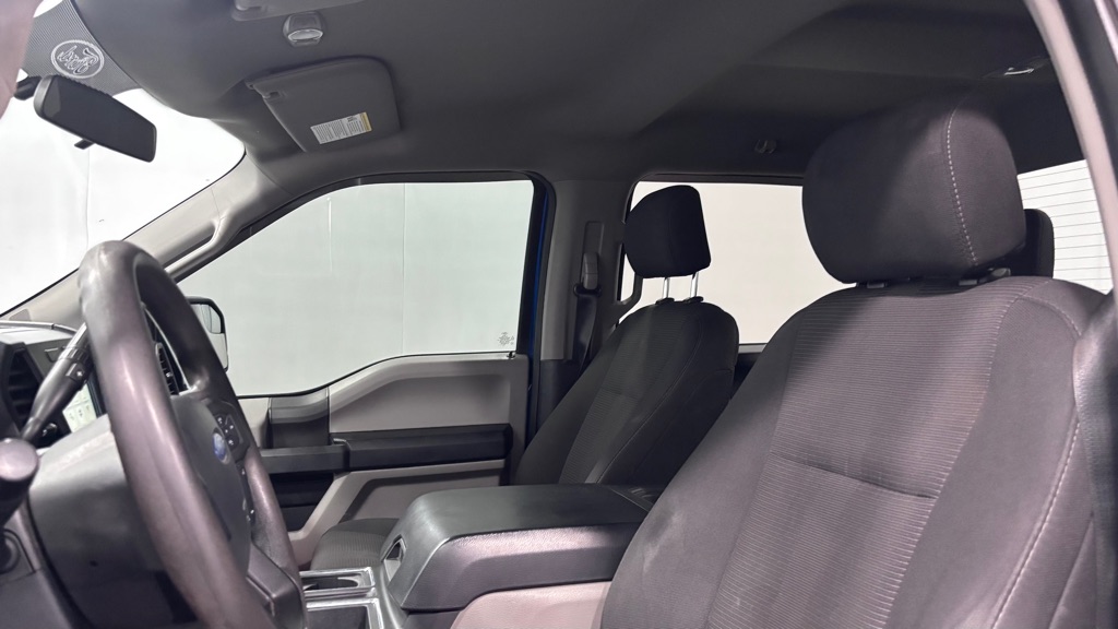 Photo 12 of this FORD F150 XL SUPERCW
