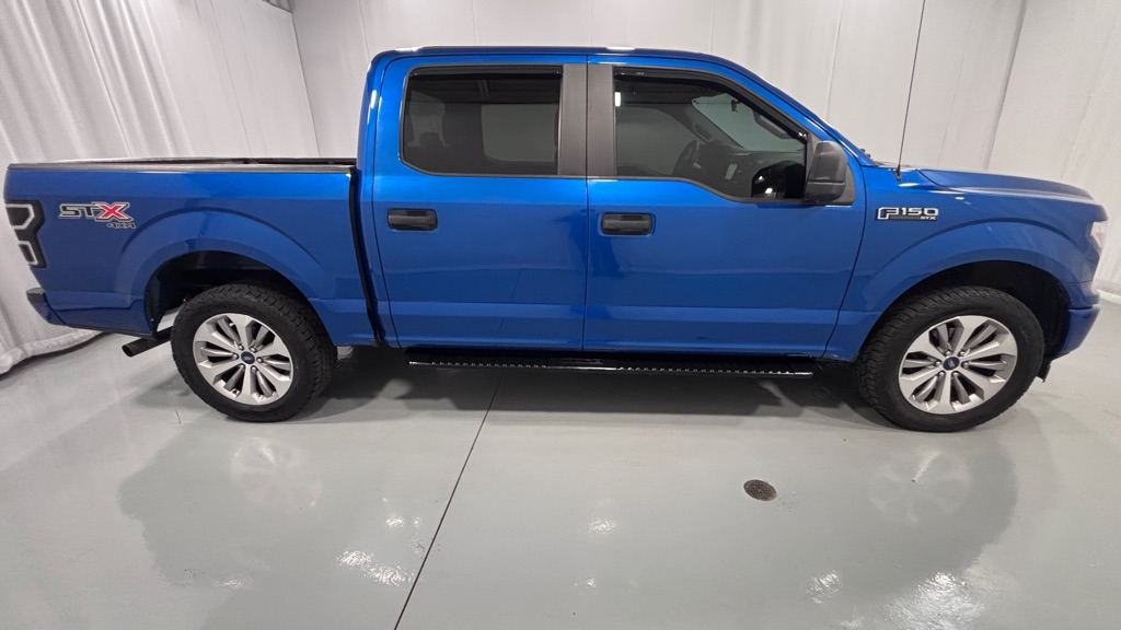 Photo 4 of this FORD F150 XL SUPERCW