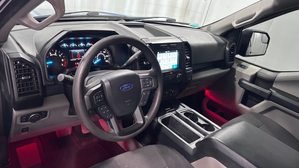 Photo 9 of this FORD F150 XL SUPERCW