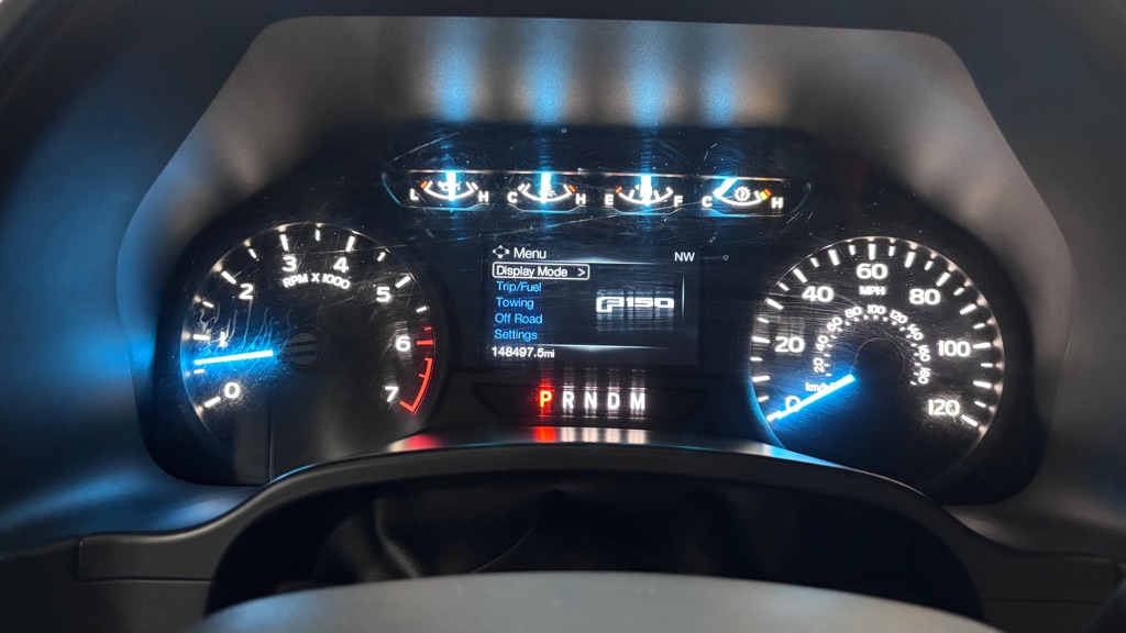 Photo 14 of this FORD F150 XL SUPERCW