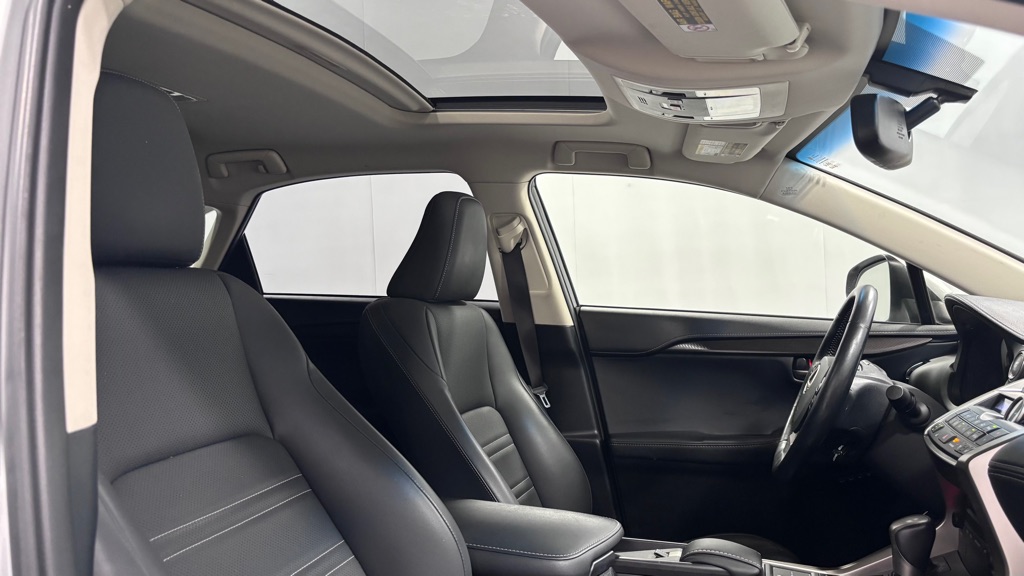 Photo 20 of this LEXUS NX 200T