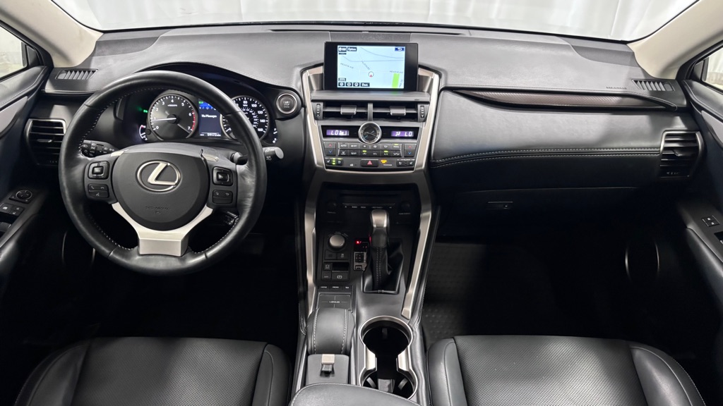 Photo 12 of this LEXUS NX 200T