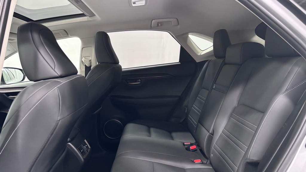 Photo 23 of this LEXUS NX 200T