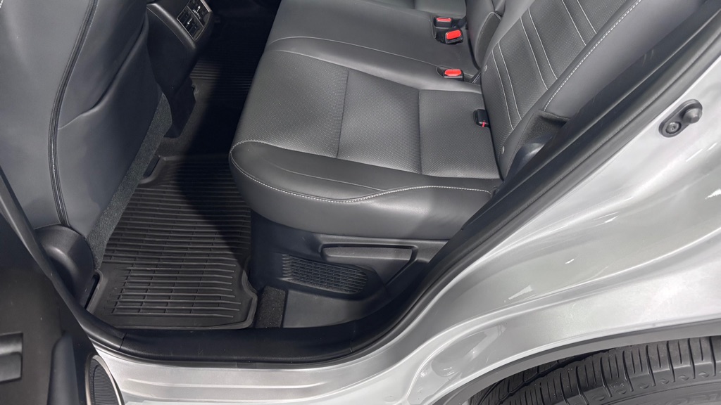Photo 22 of this LEXUS NX 200T