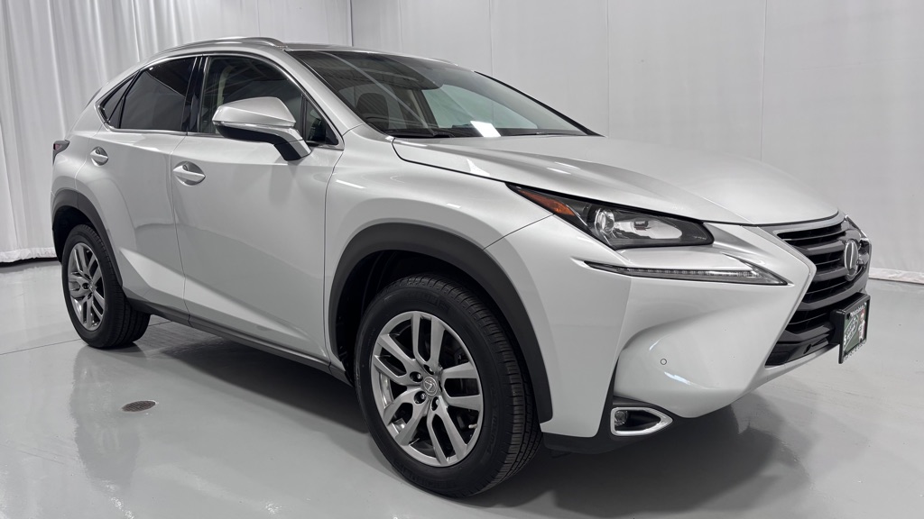 Photo 3 of this LEXUS NX 200T