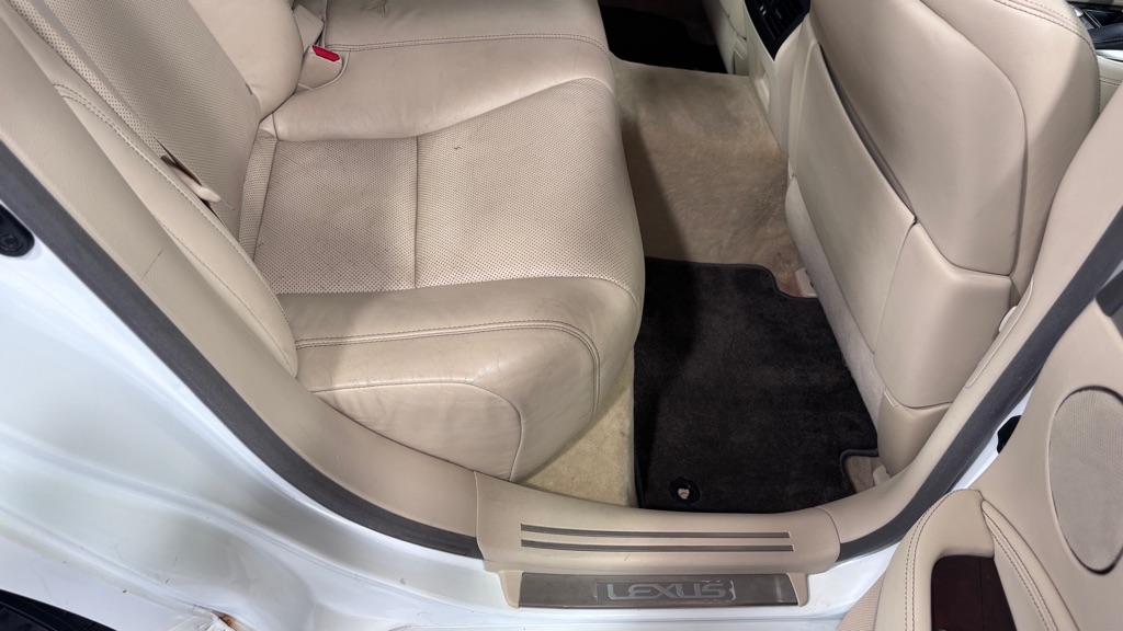 Photo 25 of this LEXUS LS 460