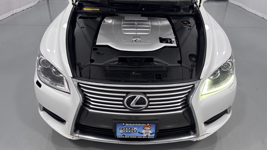 Photo 30 of this LEXUS LS 460