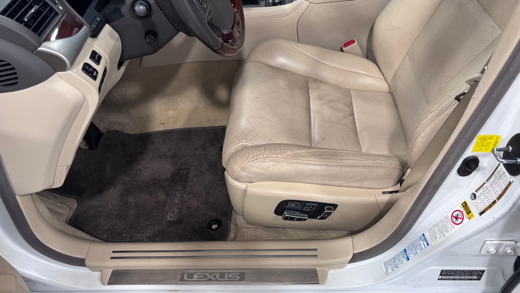 Photo 11 of this LEXUS LS 460