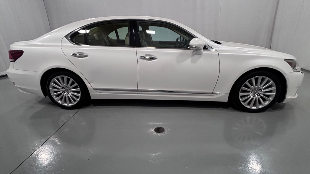 Photo 4 of this LEXUS LS 460