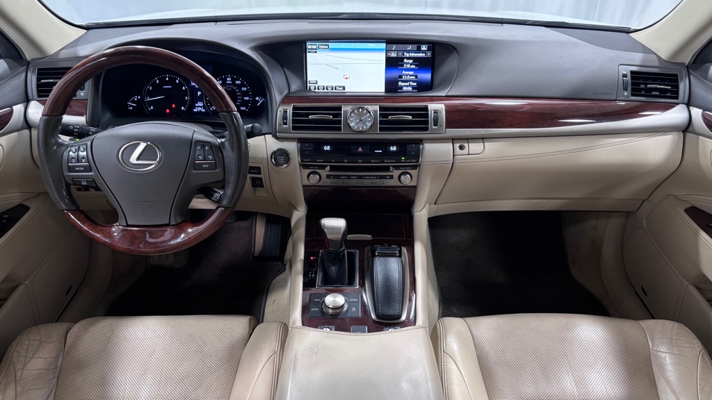 Photo 10 of this LEXUS LS 460