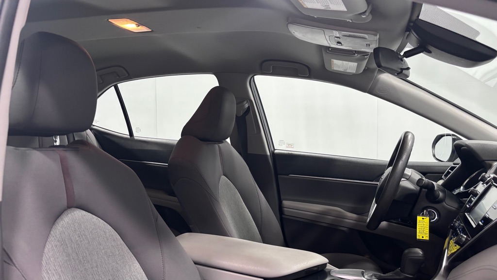 Photo 20 of this TOYOTA CAMRY LE