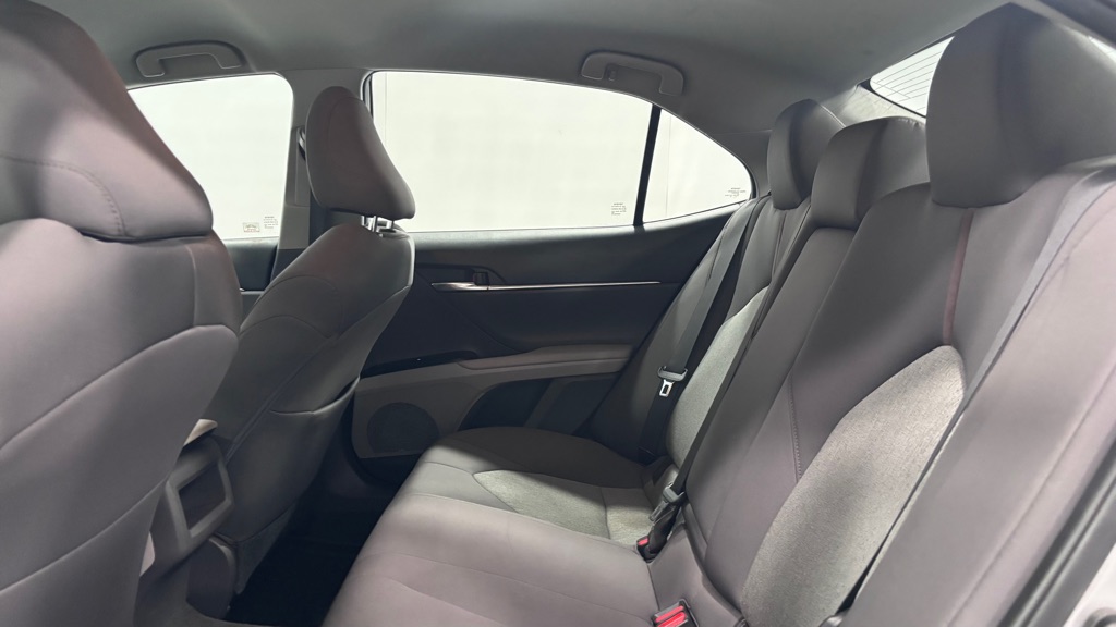 Photo 23 of this TOYOTA CAMRY LE