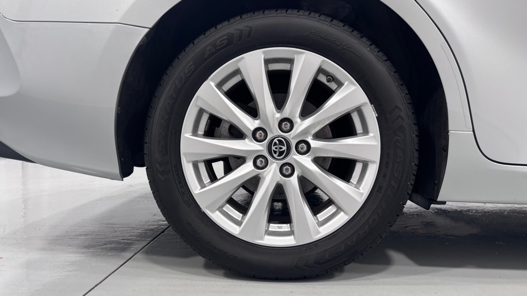 Photo 34 of this TOYOTA CAMRY LE