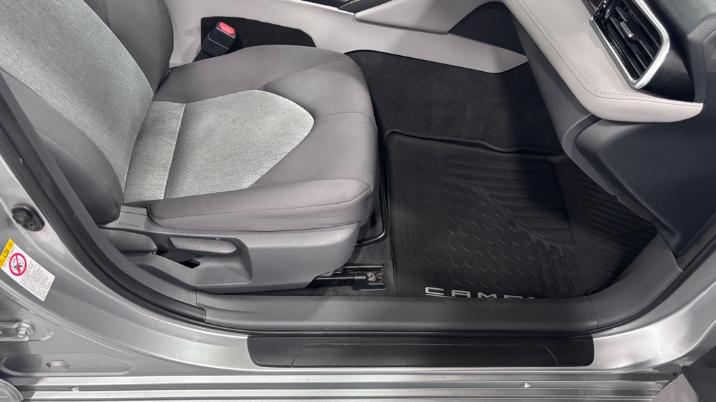 Photo 19 of this TOYOTA CAMRY LE