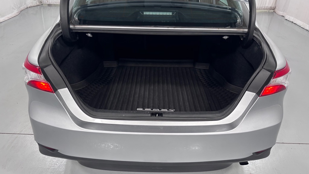 Photo 29 of this TOYOTA CAMRY LE