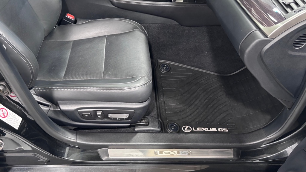 Photo 19 of this LEXUS GS 350 AWD