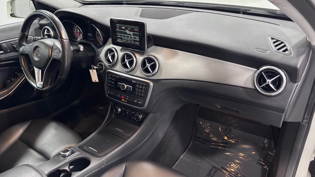 Photo 17 of this MERCEDES-BENZ GLA 250 4MATIC