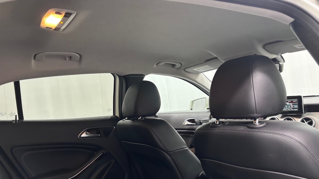 Photo 26 of this MERCEDES-BENZ GLA 250 4MATIC