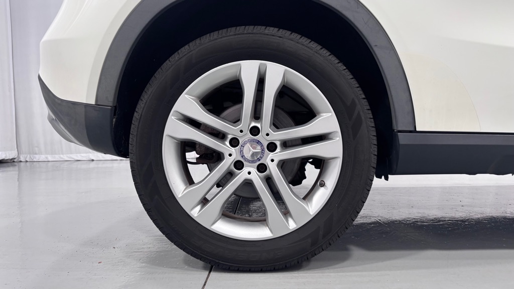 Photo 33 of this MERCEDES-BENZ GLA 250 4MATIC