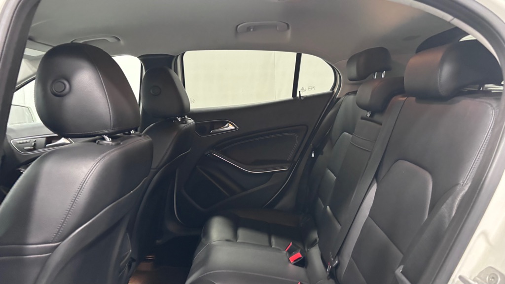 Photo 22 of this MERCEDES-BENZ GLA 250 4MATIC